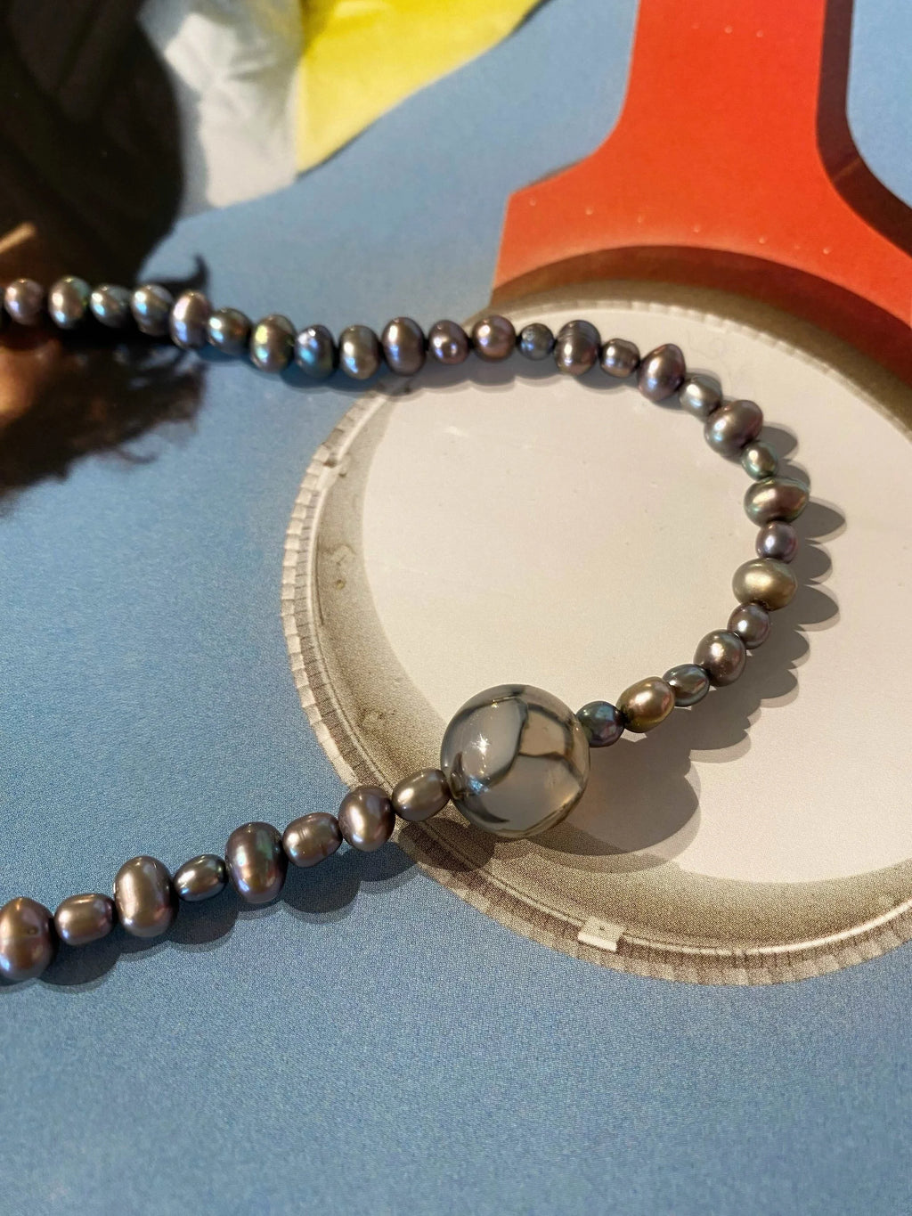 Dark Pearls meet Spinnenachat