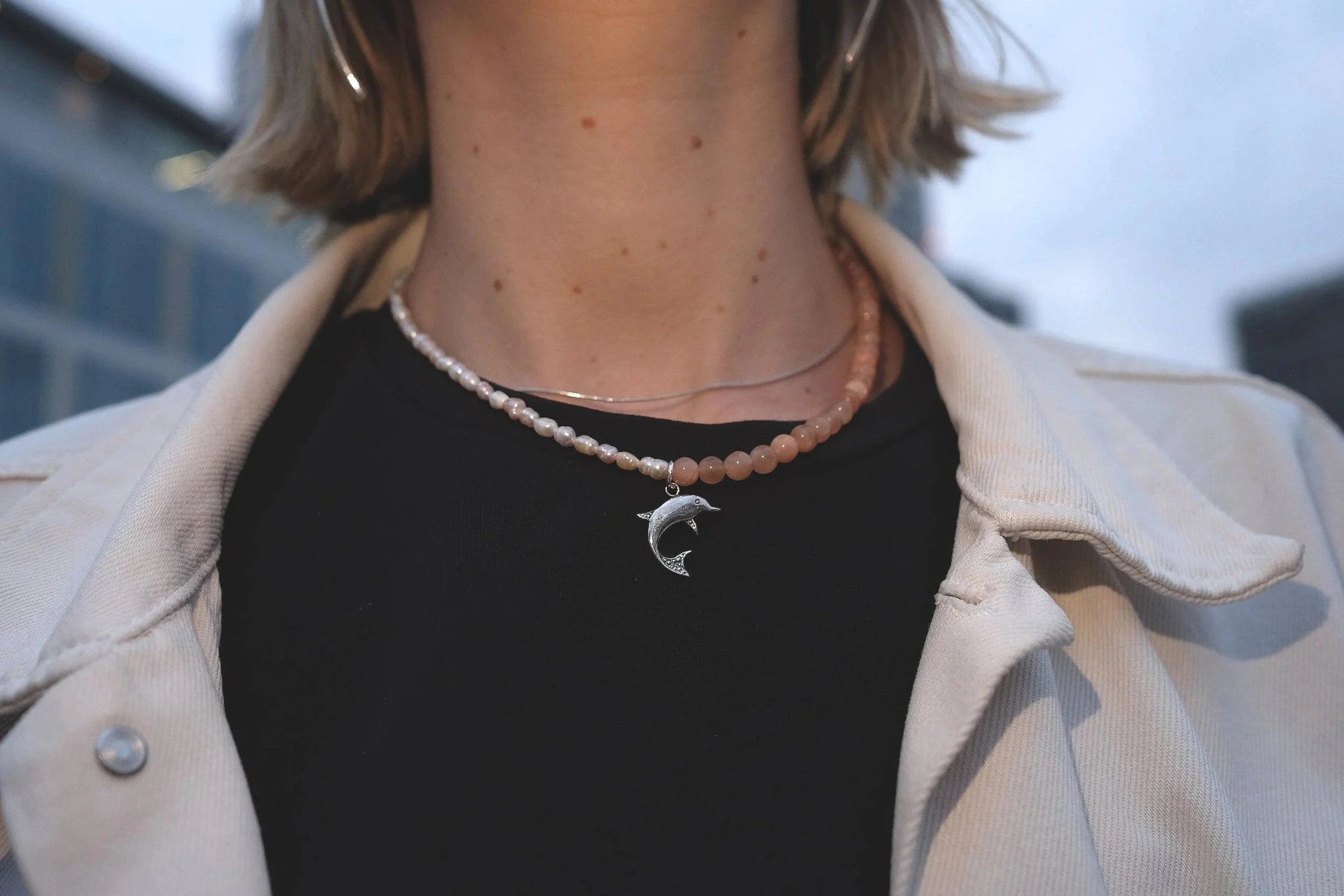 Peaches, Pearl & a Dolphin