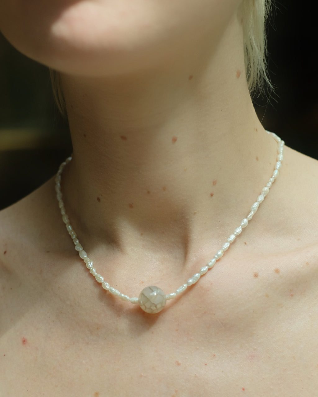 Pearls meet Spinnenachat